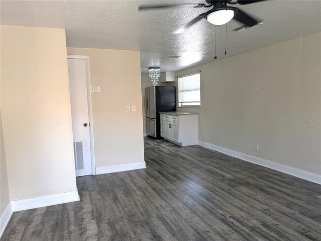 Building Photo - 8942 Temple Terrace Hwy