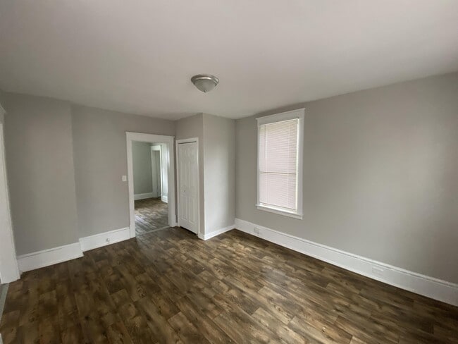 Building Photo - 12 E Burd St