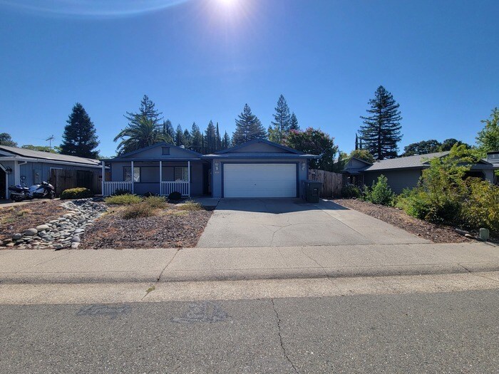 Primary Photo - Great 4 bedroom 2 bath home in Rocklin