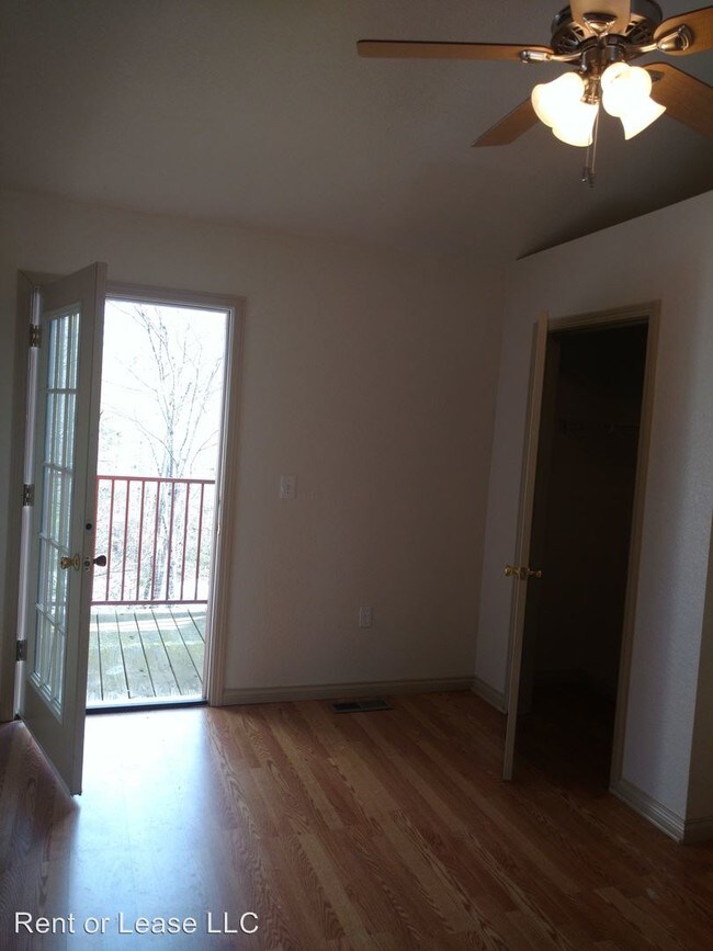 Foto del edificio - 537 Johnson Ln