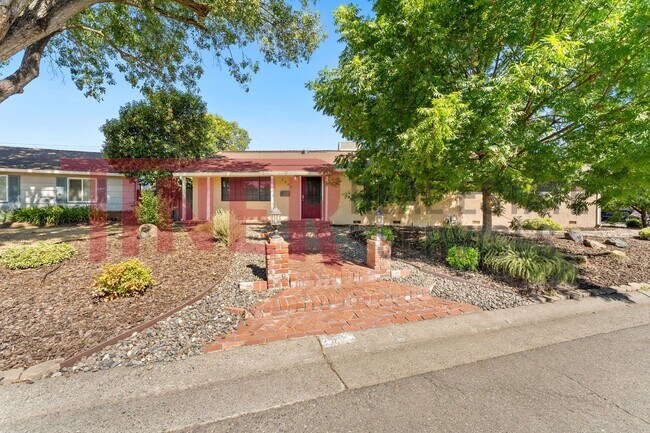Foto del edificio - Spacious Corner Home in Rancho Cordova