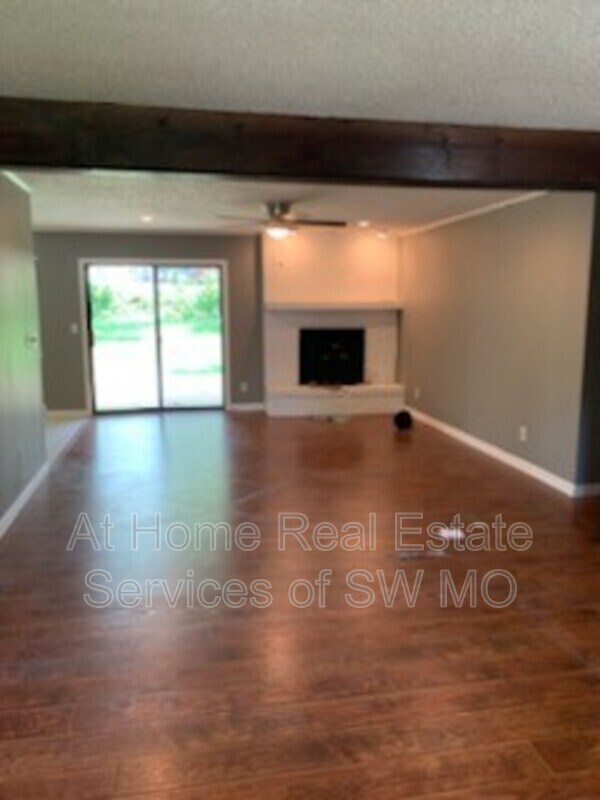 Foto del edificio - 2424 S Dollison Ave