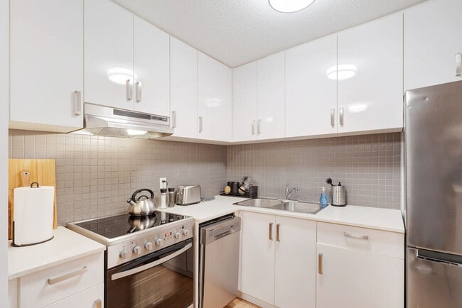 Building Photo - 1855 W 2nd Ave