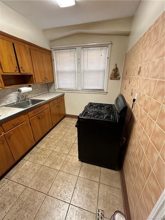 Foto del edificio - 68-09 Alderton St