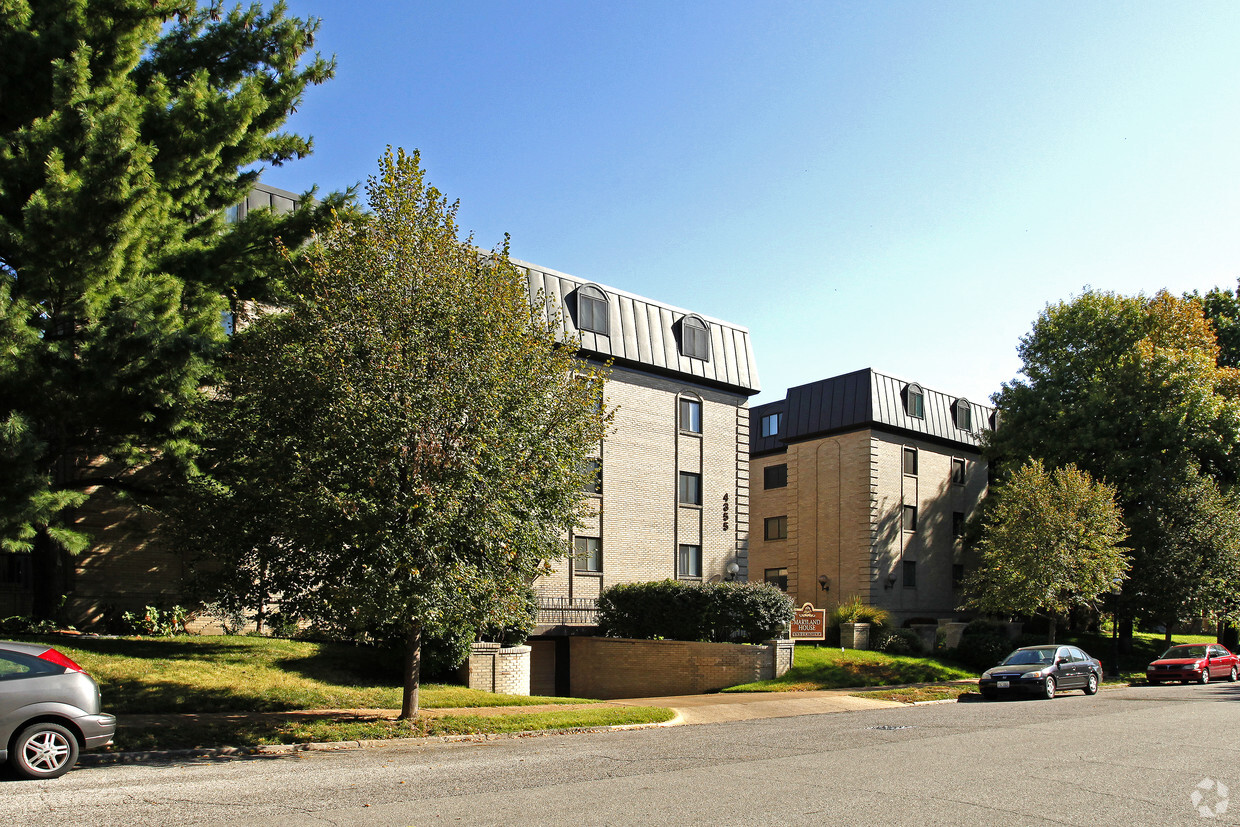 Primary Photo - Maryland House Condominiums