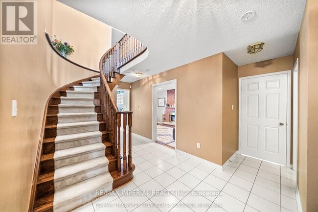 Building Photo - 493 Blackstock Rd