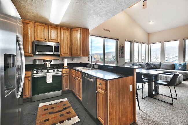 Foto del edificio - 6749 N 2200 W