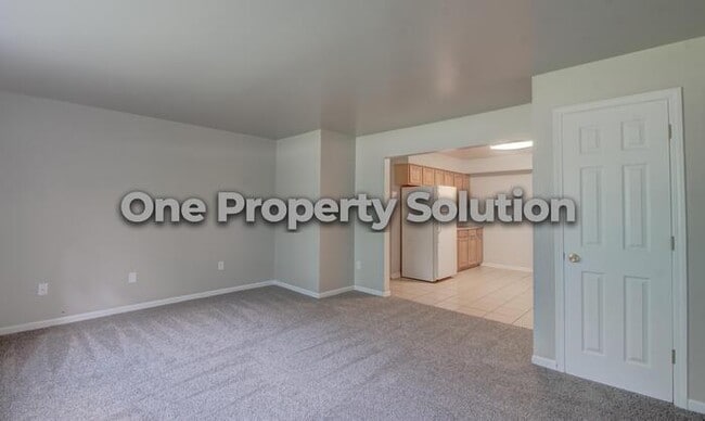 Building Photo - 809 E 32nd Ave
