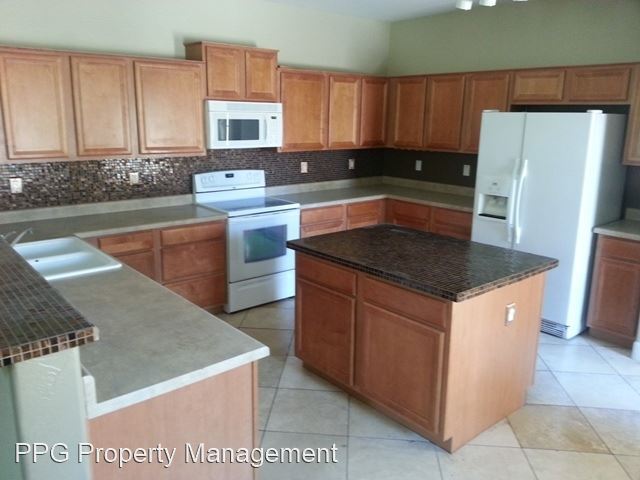 Foto del edificio - 5 br, 3.5 bath House - 13229 W Amelia Ave