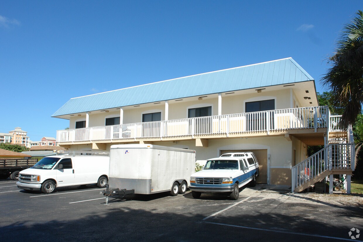 Building Photo - 610 N Dixie Hwy