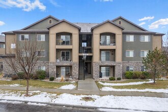 Building Photo - 127 Jordan Ridge Boulevard