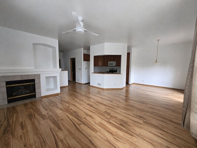 Building Photo - 101 Cherry Creek Dr