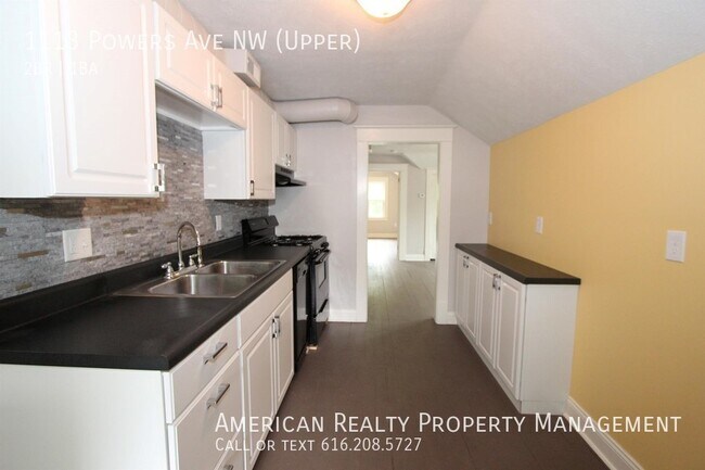 Foto del edificio - 1113 Powers Ave NW