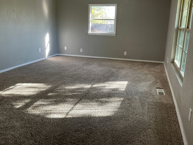 Foto del edificio - 3 Bed 2 Bath Newly Remodeled Home in Midwe...