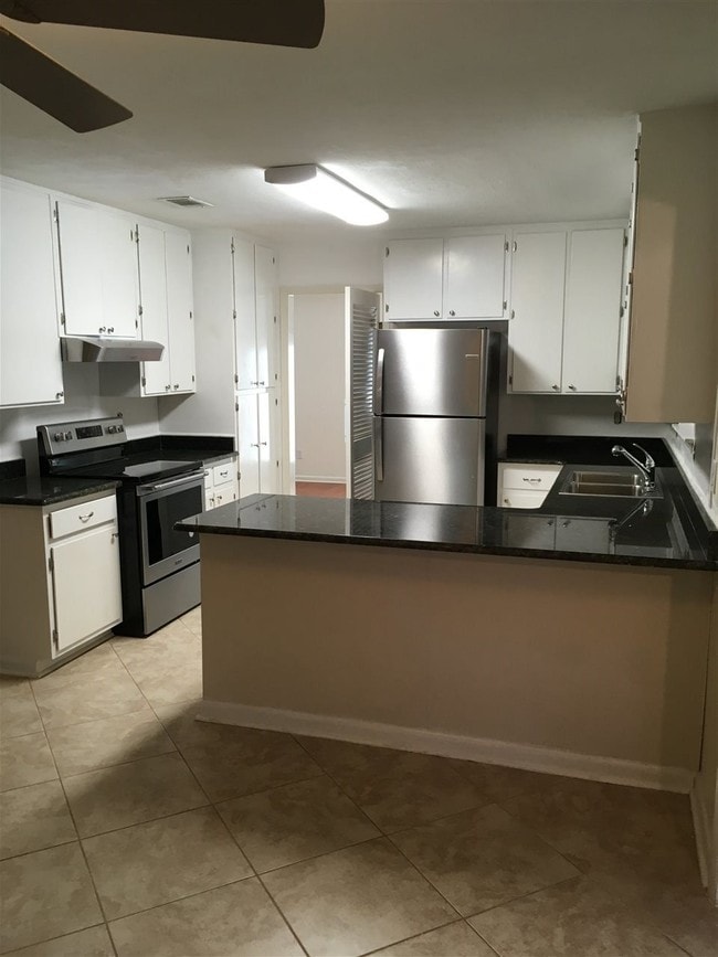 Building Photo - 3818 Leane Dr