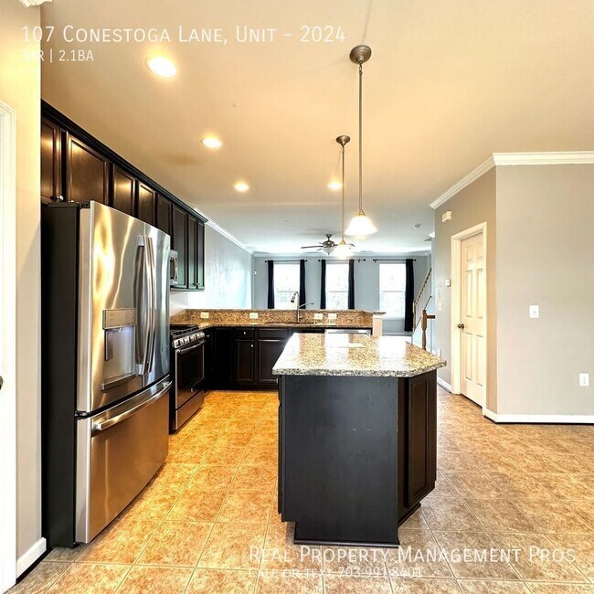 Building Photo - 3 Bed Townhome in Stafford!