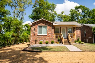 Building Photo - 2502 Sharondale Dr