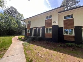 Building Photo - 708 Hawes Ct