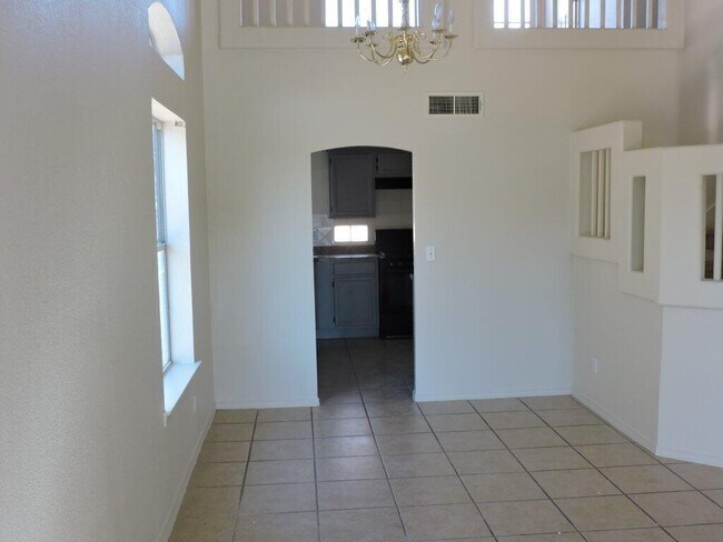 Building Photo - 14113 Highweed Dr