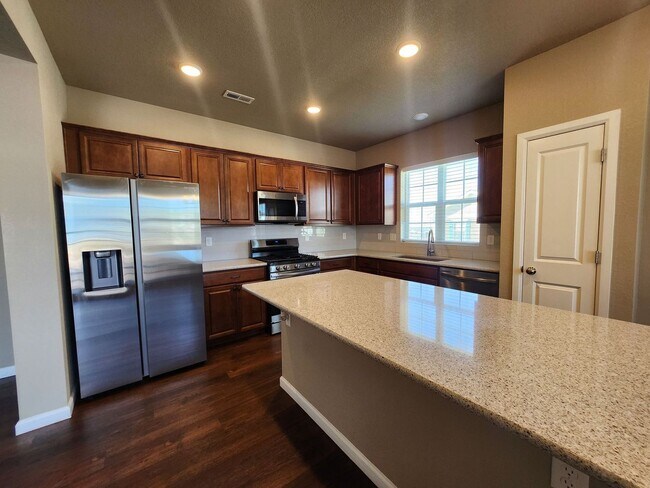 Foto del edificio - Modern Luxury Home for Rent in Desirable W...