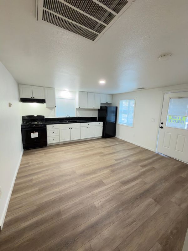 Foto del edificio - 620 Forest Shade Rd