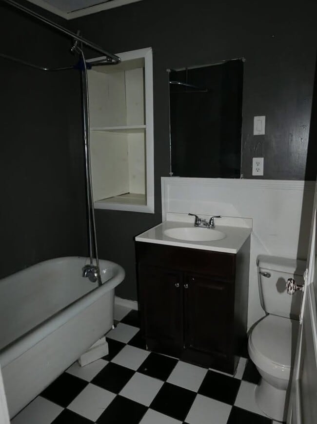 Building Photo - 116 Durland Ave