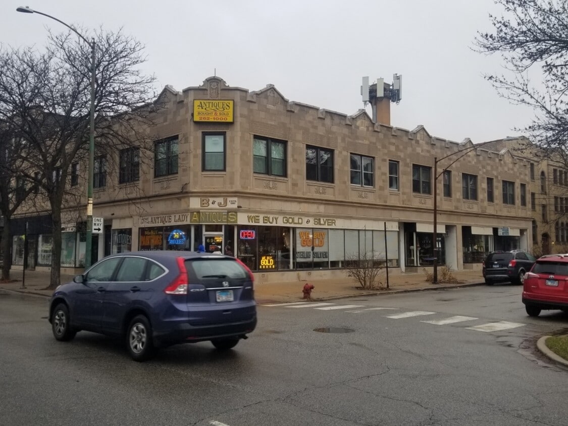 Primary Photo - 2340 W Farwell Ave