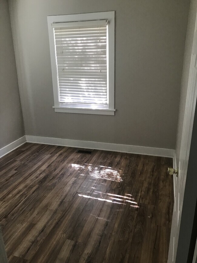 Foto del edificio - 1 Bed/1 Bath Home plus office in Madison with Laminate Flooring, Pet Friendly