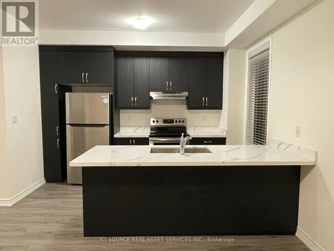 Building Photo - 276 Lagerfeld Dr