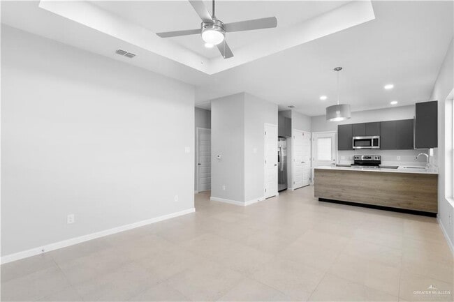 Building Photo - 10 Abbey N Ave