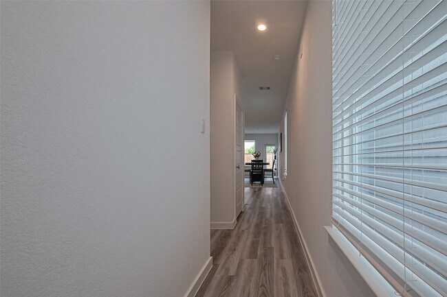 Foto del edificio - 10405 Hadley Pk Trl