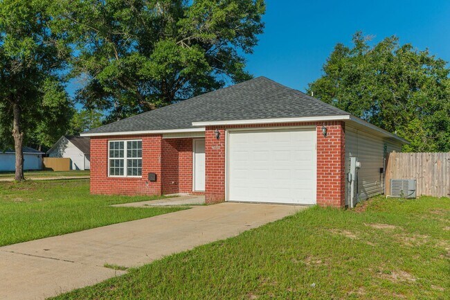 Foto del edificio - North Crestview Home!