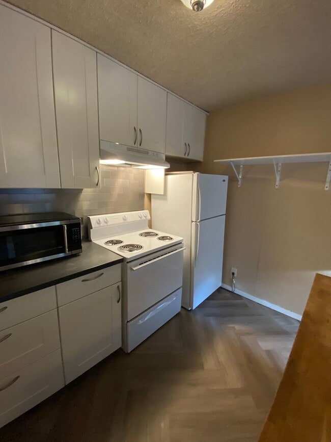 Building Photo - MOST AFFORDABLE: Blue River condo! Great l...