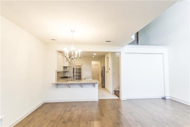 Building Photo - 420 Texas Dr