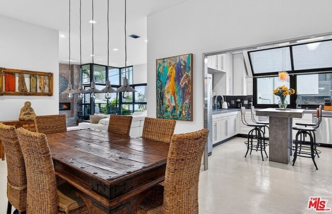 Photo - 11 Voyage St House