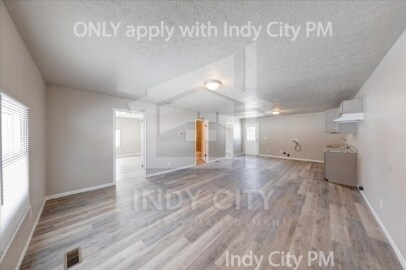Foto del edificio - 3440 N Harding St