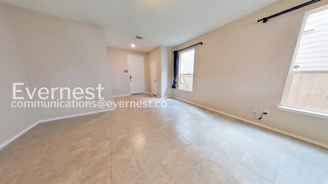 Foto del edificio - 3 Bed/2.5 Bath Home with Garage / Pet-Friendly / Coming Soon!