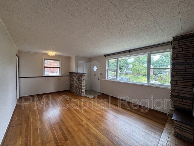 Foto del edificio - 10302 Duvawn Pl