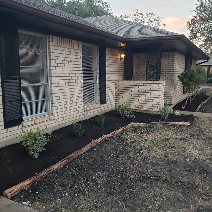 Foto principal - 2308 Lake W Dr