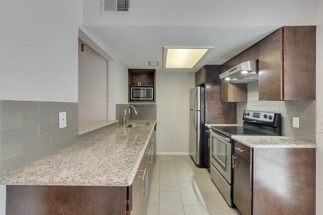 Cocina grande - 4525 Gilbert Ave