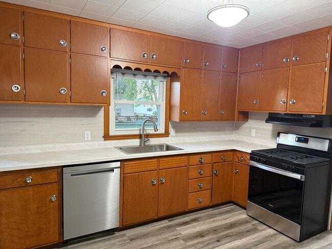 Building Photo - Four bedroom home located in Eyota MN