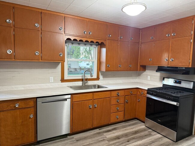 Foto del edificio - Four bedroom home located in Eyota MN