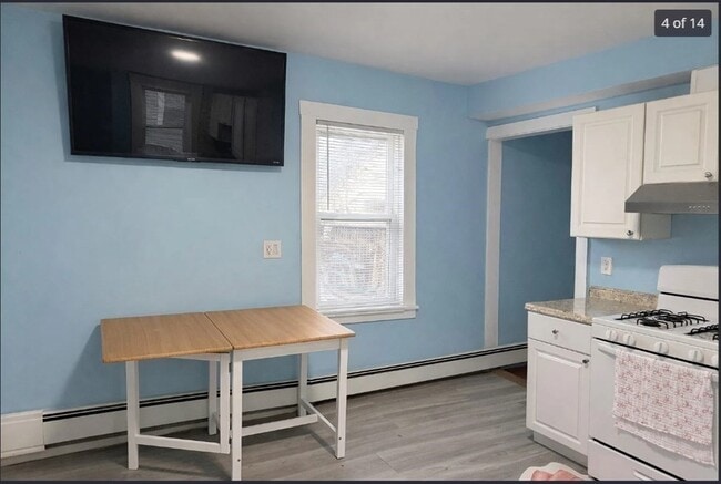 Building Photo - 405 Lakeview Ave