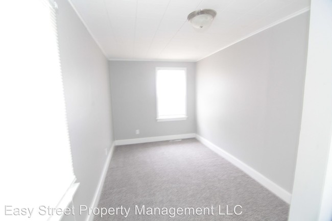 Foto del edificio - 2 br, 1 bath House - 3823 4th Ave