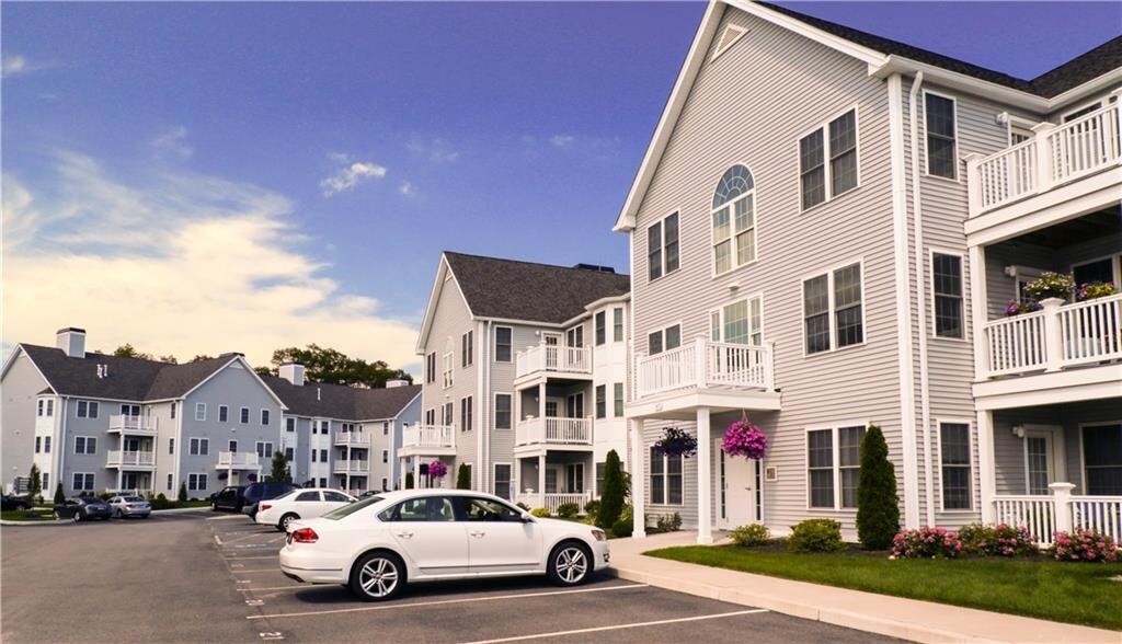 100 Saw Mill Drive Unit 103, North Kingstown, RI 02852 Room for Rent