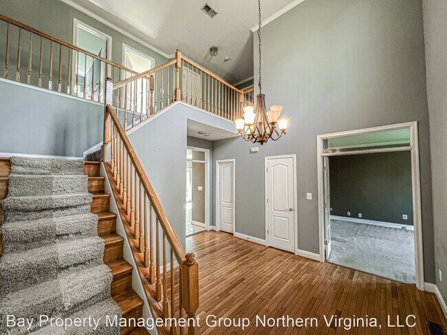 Foto del edificio - 6 br, 3.5 bath House - 13592 Den Hollow Ct