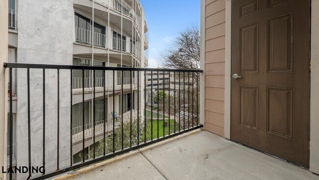 Building Photo - 522 Hancock Ave