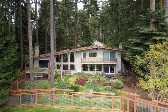 Foto del edificio - Fully Furnished Home