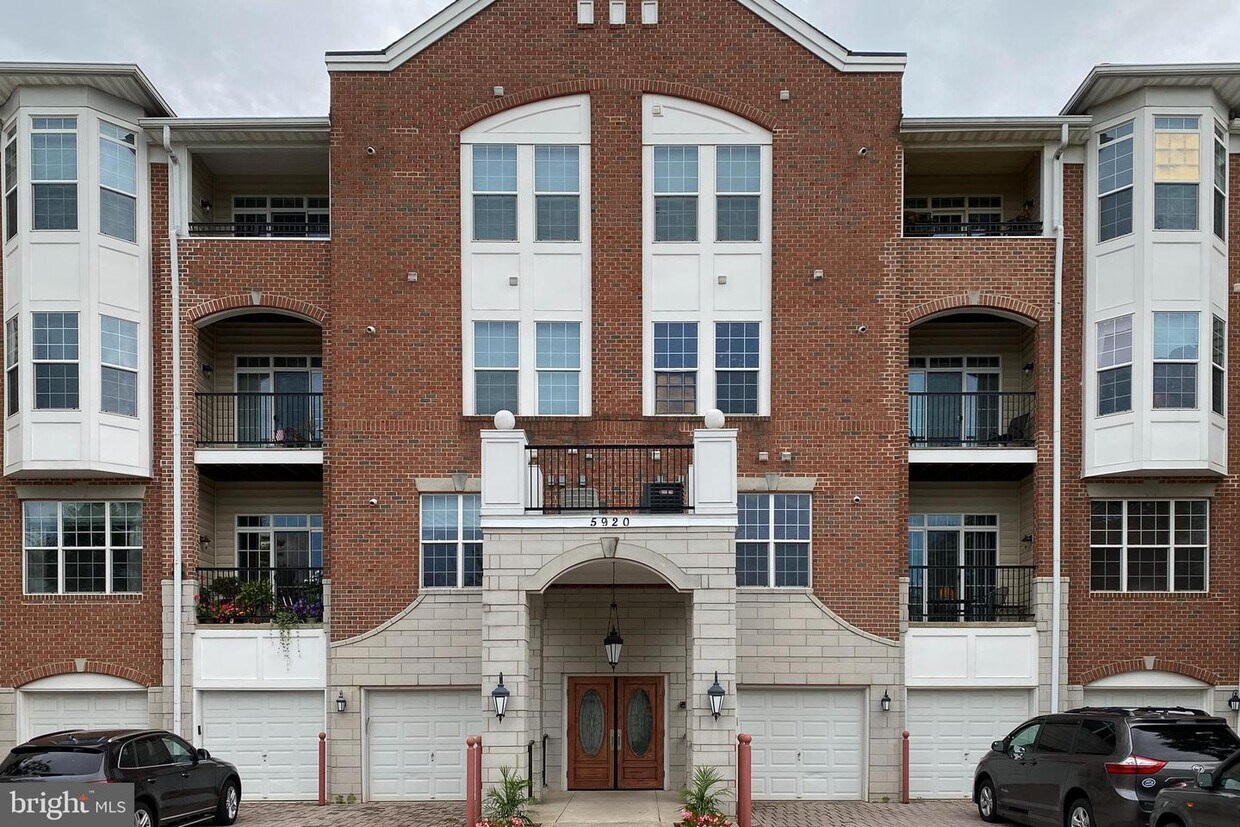 Primary Photo - 5920 Great Star Dr