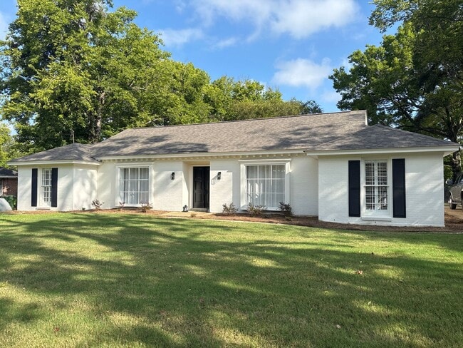 Building Photo - 3321 Ridgefield Dr